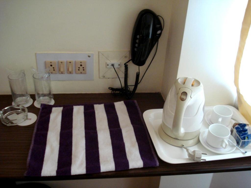 Down Town Guest House Kolkata Phòng bức ảnh
