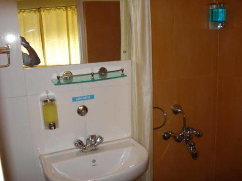 Down Town Guest House Kolkata Ngoại thất bức ảnh